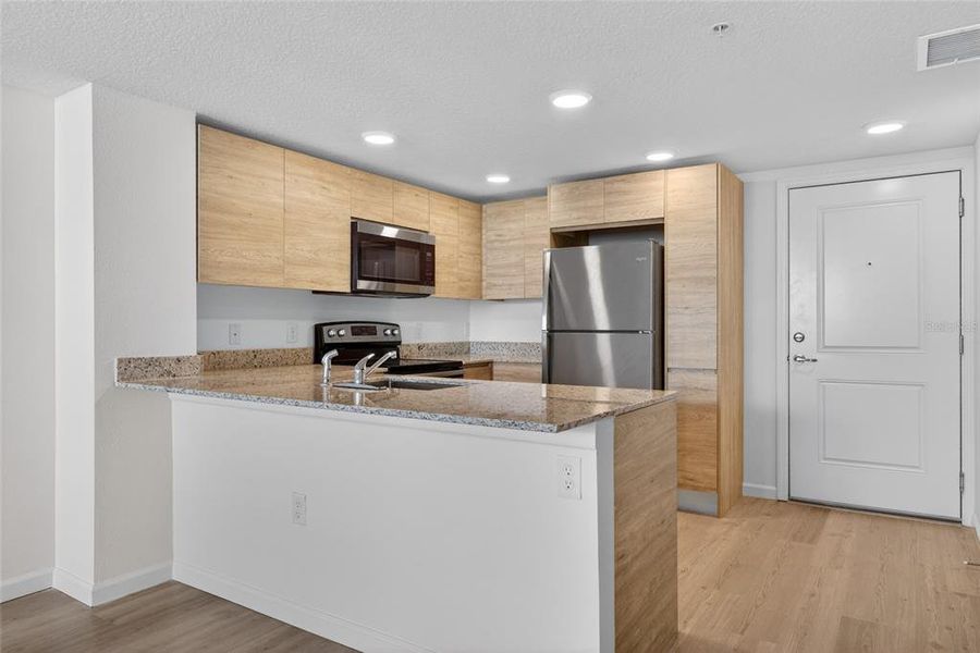 Furnished interior view inside a new home in , Orlando (Image 9).