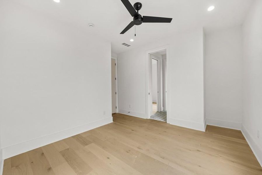 Spacious, unfurnished interior of a new home in , Atlanta (Image 31).