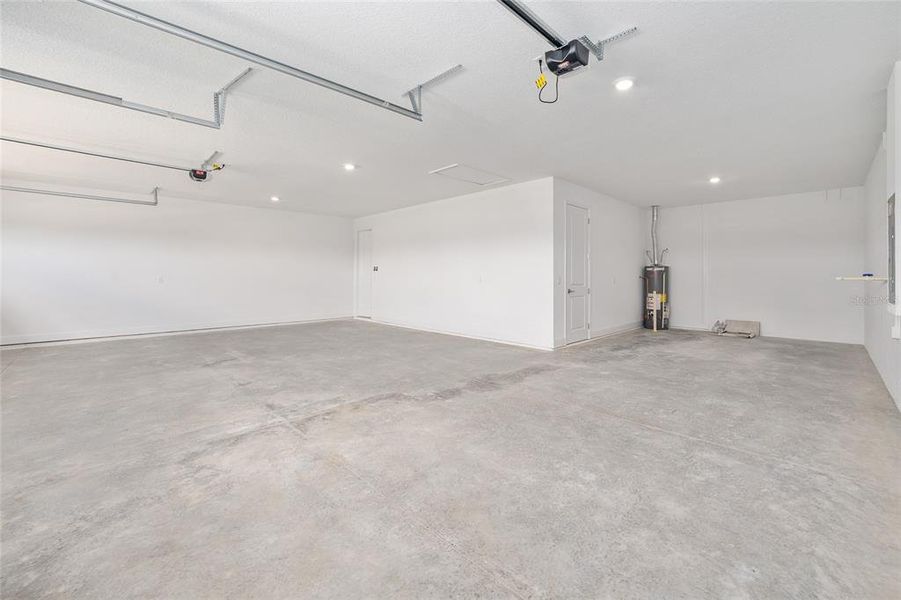 Spacious, unfurnished interior of a new home in , Ocala (Image 59). Spacious, unfurnished interior of a new home in , Ocala (Image 59).