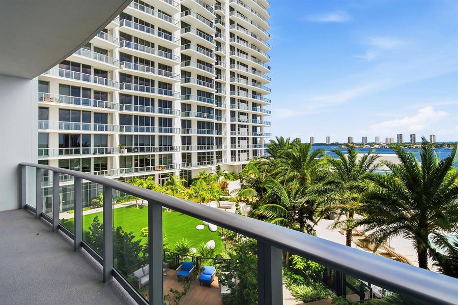 220-LAKESHORE-DRIVE-804-33403-026 220-LAKESHORE-DRIVE-804-33403-026