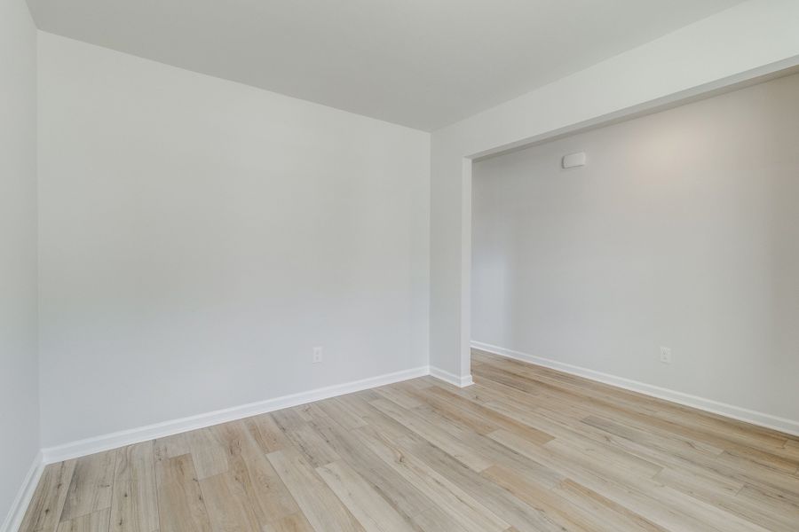 Spacious, unfurnished interior of a new home in Killians Crossing, Blythewood (Image 16).