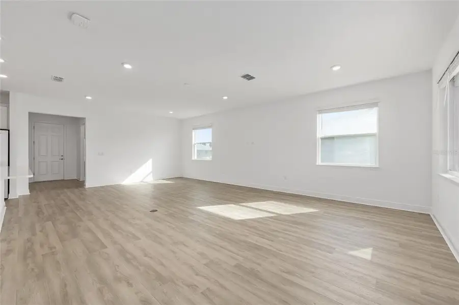 Spacious, unfurnished interior of a new home in , Ocala (Image 35).