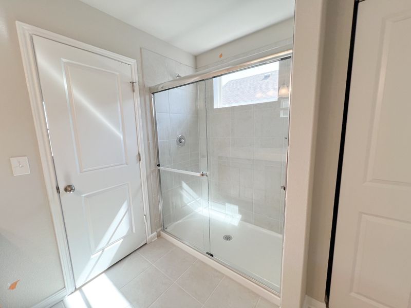 Representative furnished interior of a home built from the The Laura Belle Wallace II by Bigelow Homes in Creekside, Kyle (Image 11). Representative furnished interior of a home built from the The Laura Belle Wallace II by Bigelow Homes in Creekside, Kyle (Image 11).