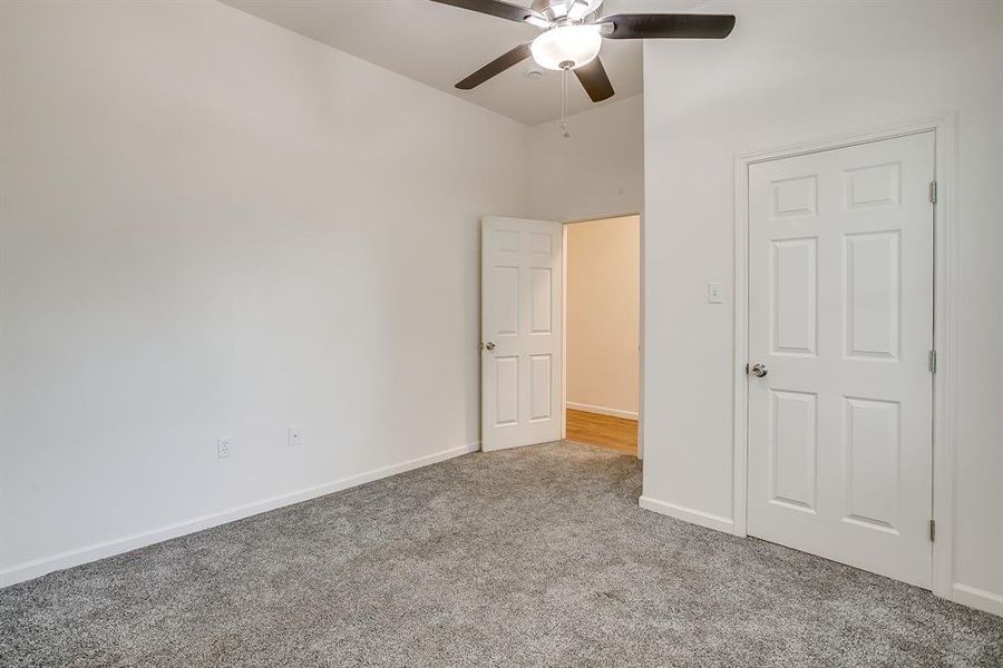 Spacious, unfurnished interior of a new home in , Mineral Wells (Image 32).