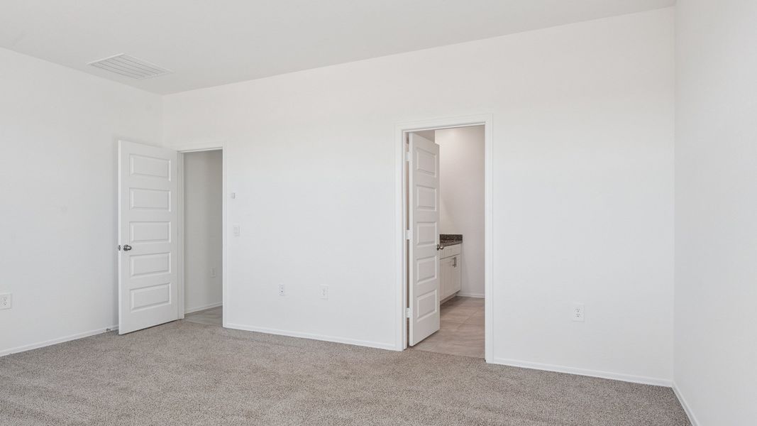 Representative unfurnished interior of a home built from the Ibis by D.R. Horton in Elena Trails, Maricopa (Image 22).