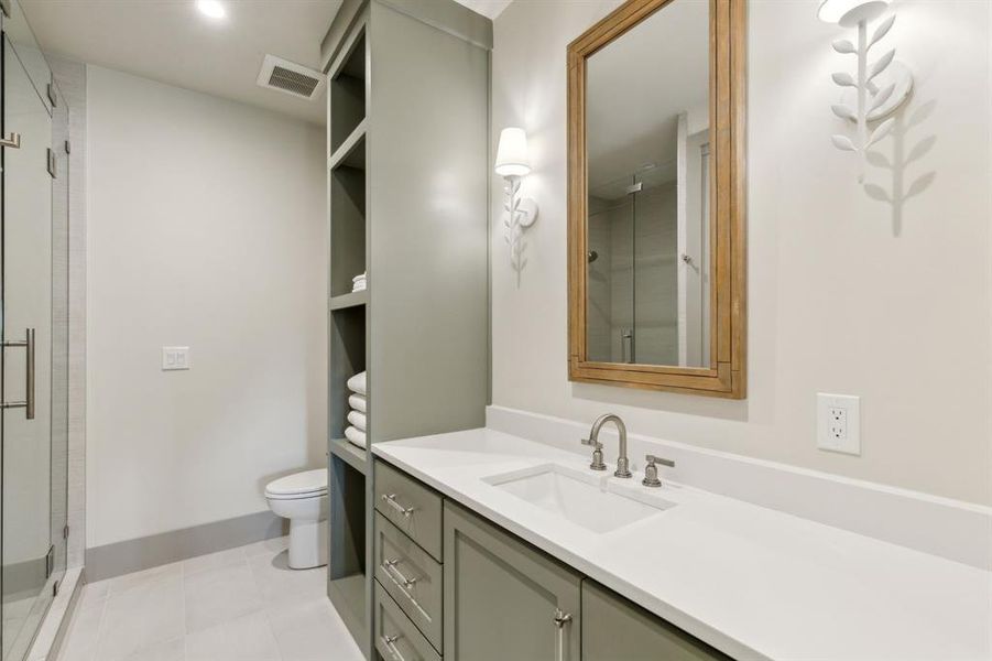 Furnished interior view inside a new home in , Malakoff (Image 28).