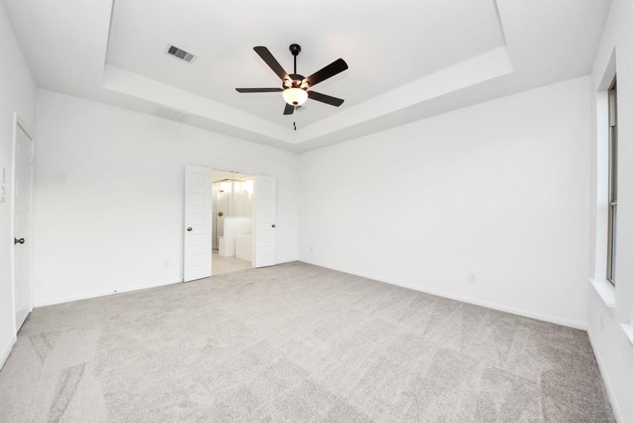 Spacious, unfurnished interior of a new home in Elyson, Katy (Image 18).