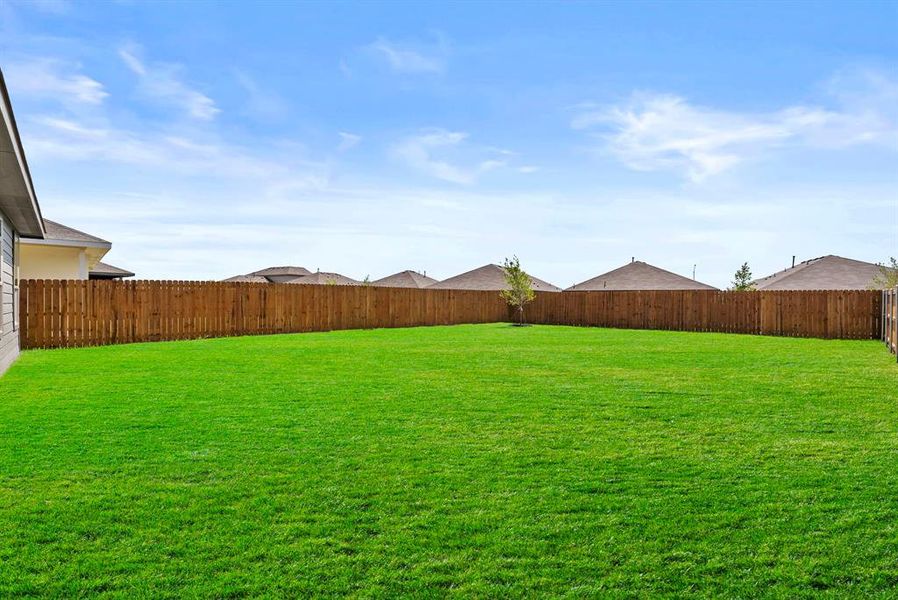 Exterior details and patio area of a home in Terra Trace, Fort Worth (Image 4).