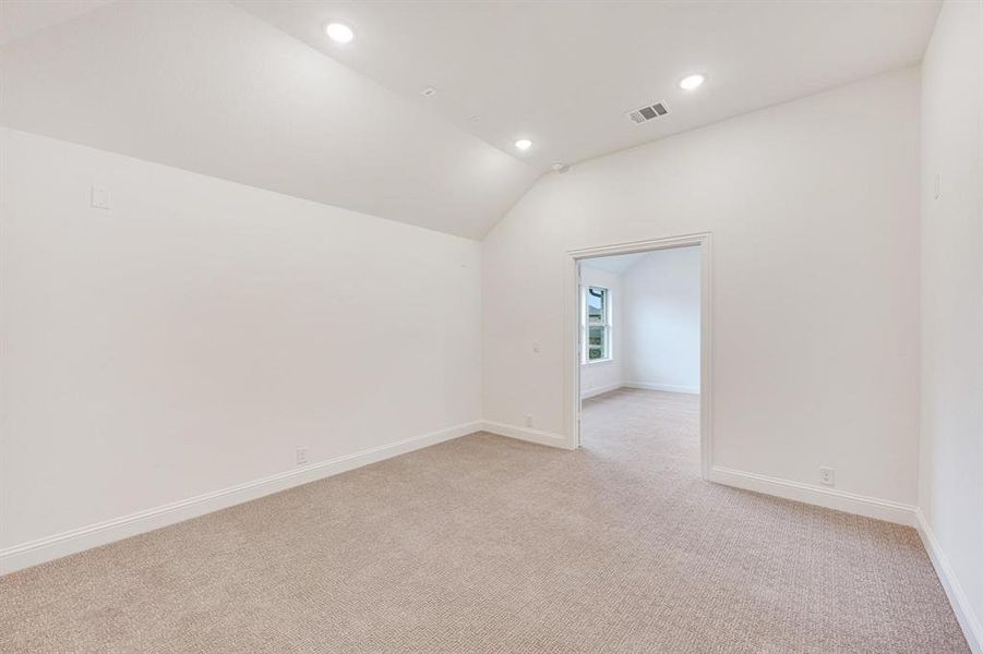 Spacious, unfurnished interior of a new home in Windsong Ranch, Prosper (Image 37).
