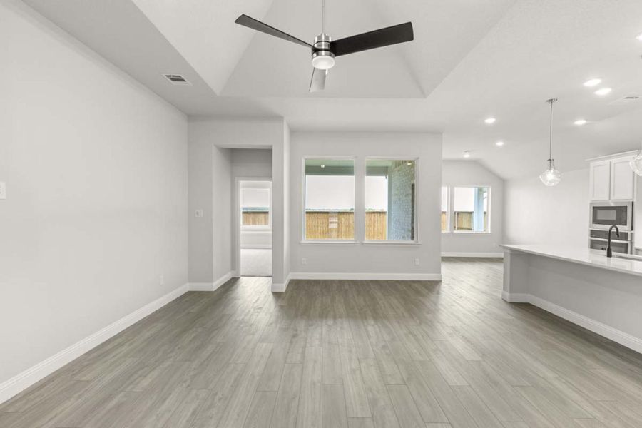 Spacious, unfurnished interior of a new home in Creekview Meadows, Pilot Point (Image 12).