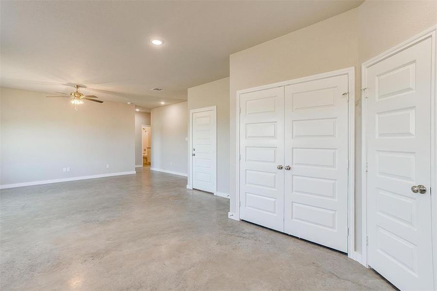 Spacious, unfurnished interior of a new home in , Rio Vista (Image 20).