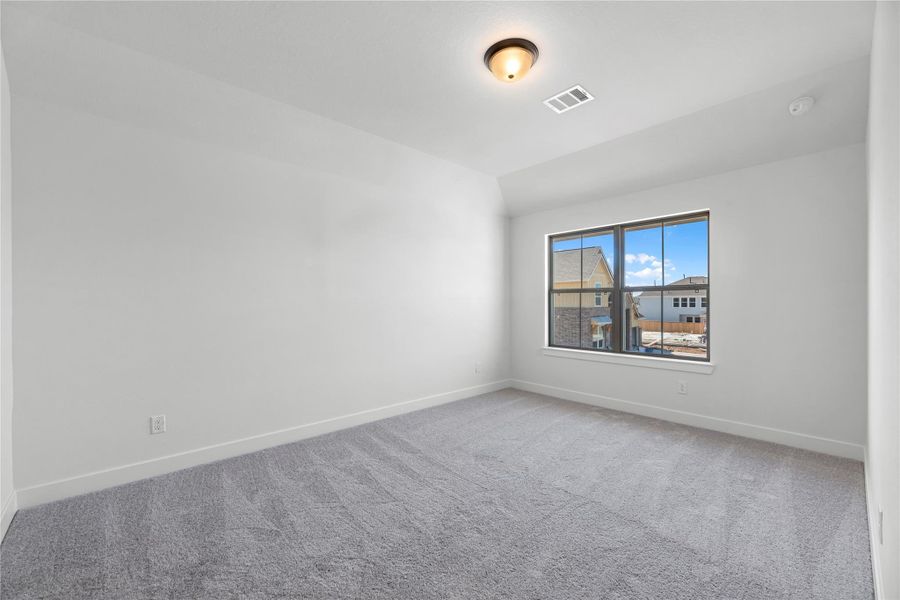 Spacious, unfurnished interior of a new home in Fulshear Lakes - 60', Fulshear (Image 25).