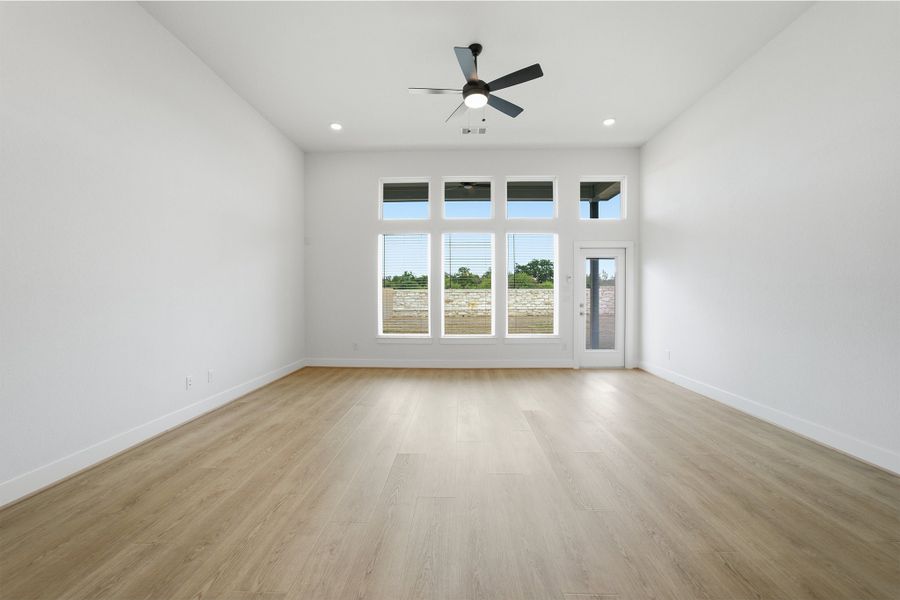 Spacious, unfurnished interior of a new home in Santa Rita Ranch, Liberty Hill (Image 54).