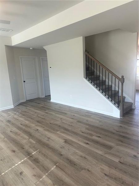 Spacious, unfurnished interior of a new home in Beckett Ranch, Auburn (Image 9).