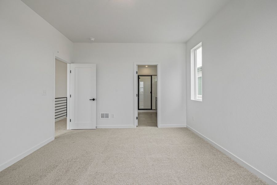 Spacious, unfurnished interior of a new home in Painted Prairie, Aurora (Image 27).