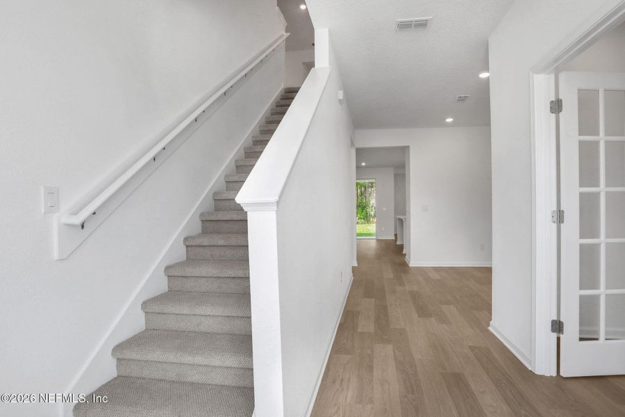 Spacious, unfurnished interior of a new home in , Orange Park (Image 5).