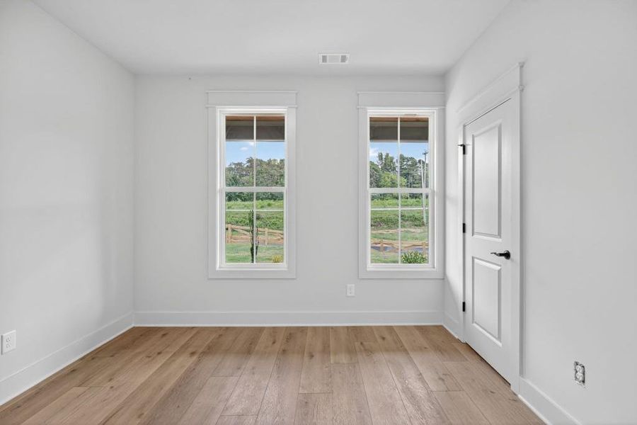 Spacious, unfurnished interior of a new home in , Dallas (Image 27).