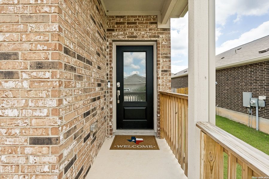 Exterior details and patio area of a home in Hidden Trails, Bulverde (Image 3).