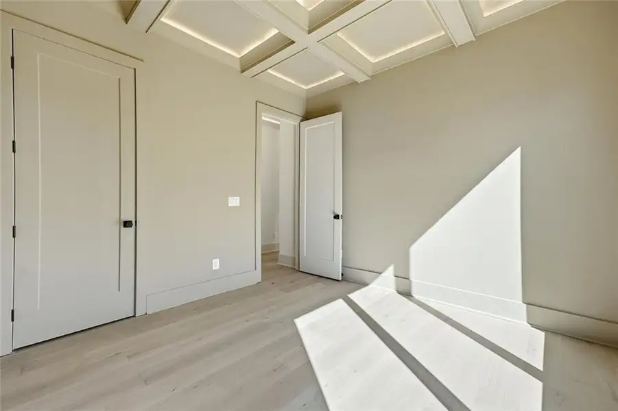 Spacious, unfurnished interior of a new home in , Gainesville (Image 29).