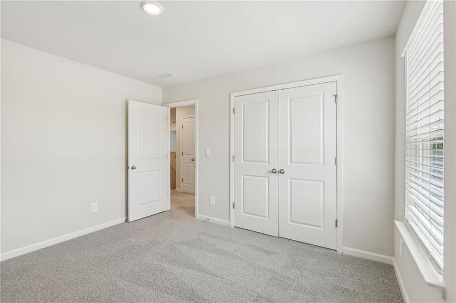 Spacious, unfurnished interior of a new home in Ivey Township, Dallas (Image 35).
