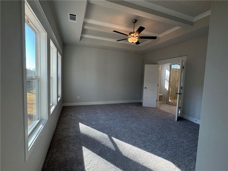 Spacious, unfurnished interior of a new home in Rosewood Lake Preserve, Hoschton (Image 29).