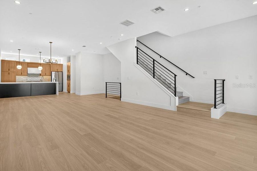 Spacious, unfurnished interior of a new home in , Orlando (Image 20).
