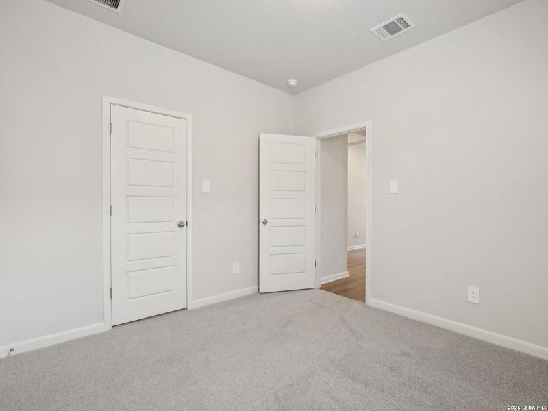 Spacious, unfurnished interior of a new home in , San Antonio (Image 18).