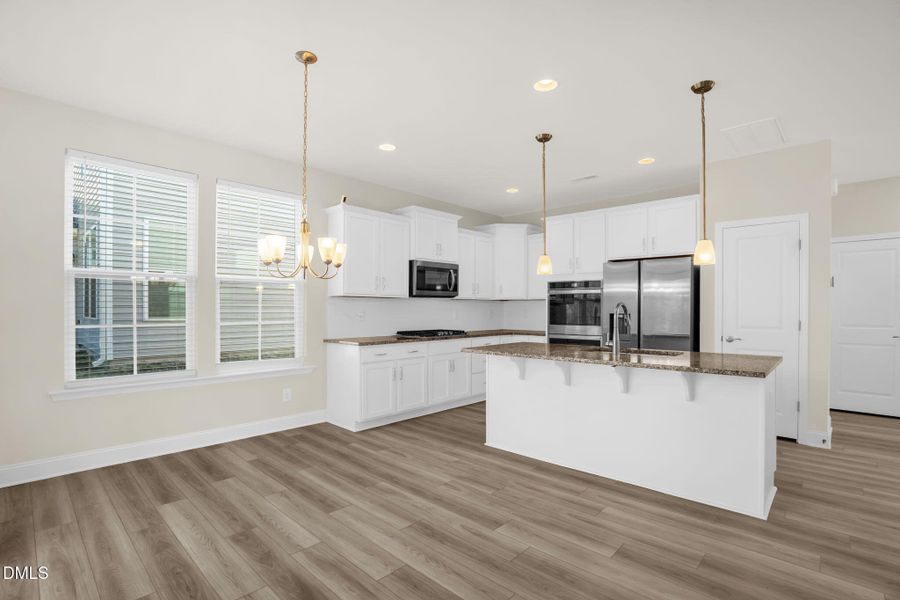 10-web-or-mls-2028 Seaford Dr-10