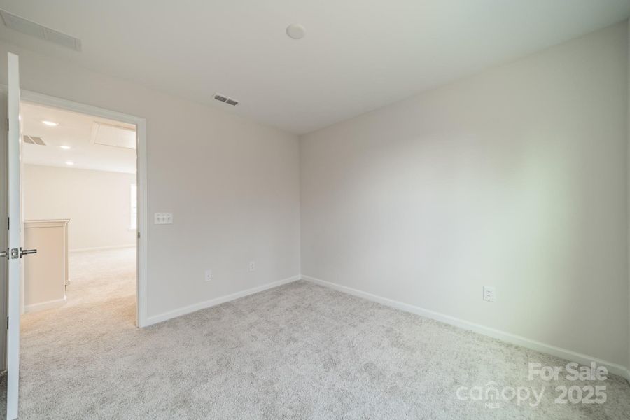 Spacious, unfurnished interior of a new home in Stewarts Landing, Charlotte (Image 35).