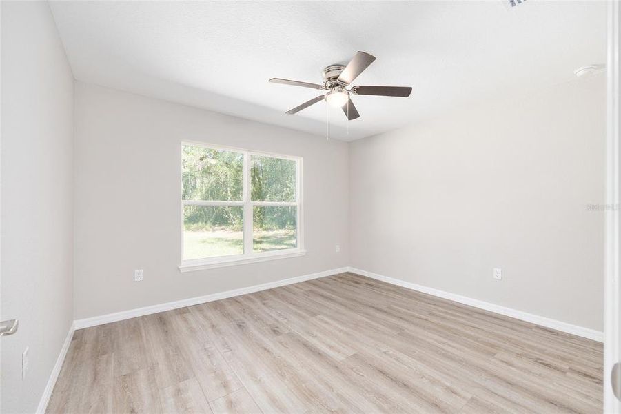 Spacious, unfurnished interior of a new home in , Citrus Springs (Image 25).