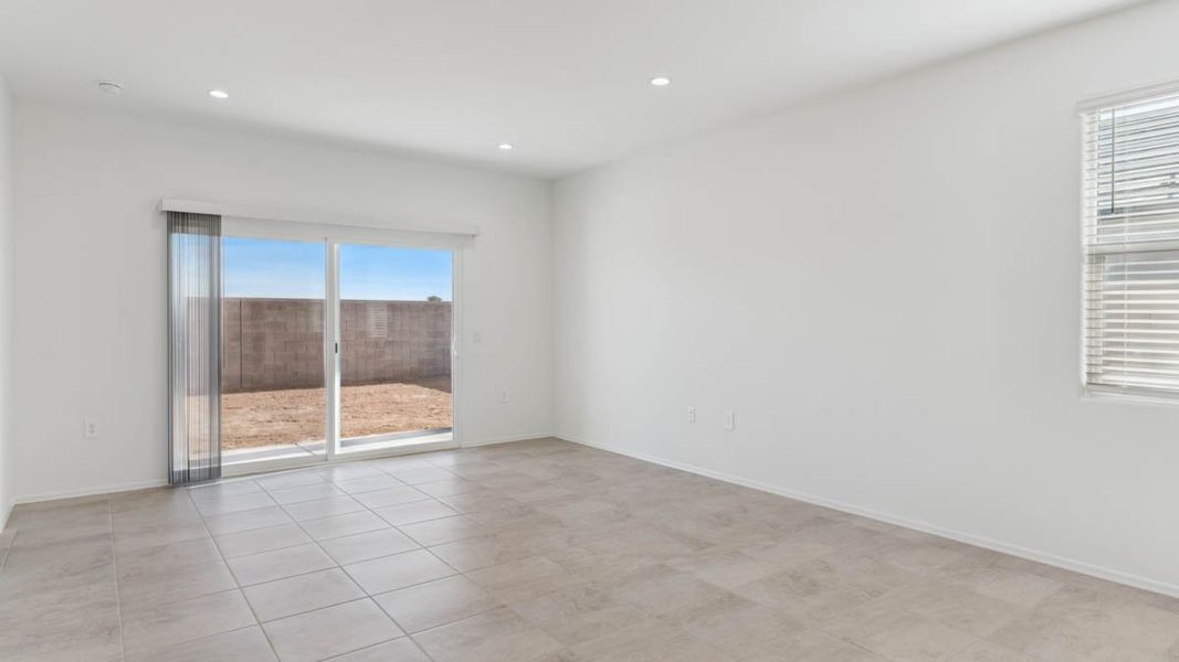 Spacious, unfurnished interior of a new home in Radiance at Superstition Vistas, Apache Junction (Image 10).