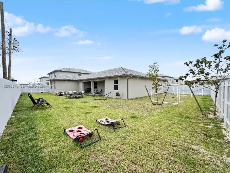 Exterior details and patio area of a home in , Miami (Image 4).