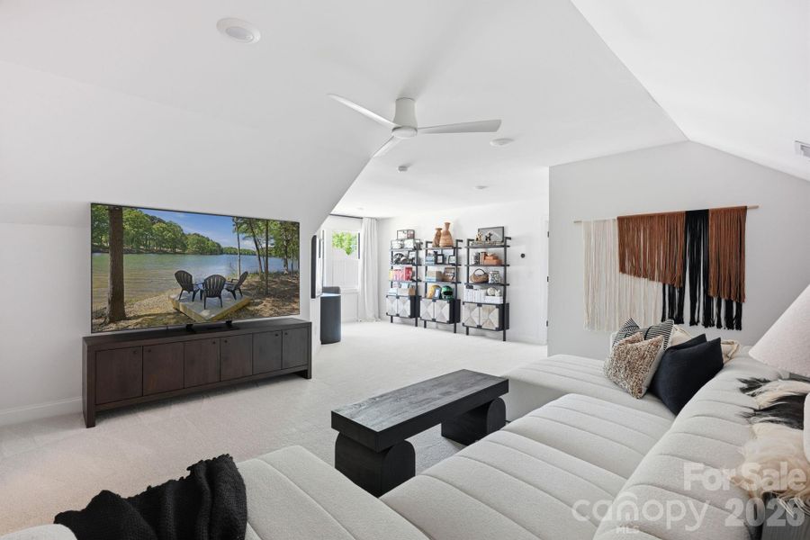 Second floor bonus suite