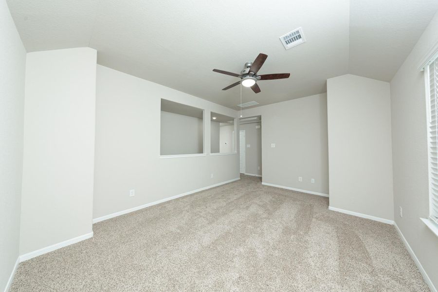 Spacious, unfurnished interior of a new home in Mackenzie Creek, Conroe (Image 17). Spacious, unfurnished interior of a new home in Mackenzie Creek, Conroe (Image 17).