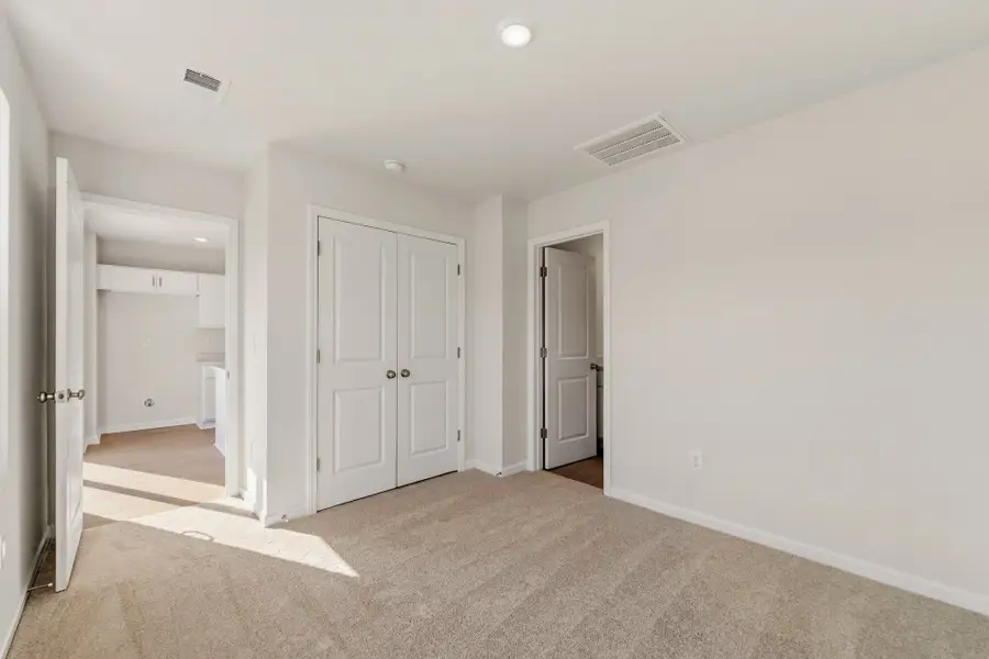 Spacious, unfurnished interior of a new home in Evergreen, Spartanburg (Image 14).
