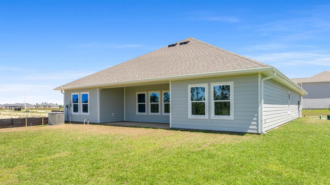 Representative exterior details of a home built from the The Victoria by D.R. Horton in Titus Park, Panama City (Image 19).