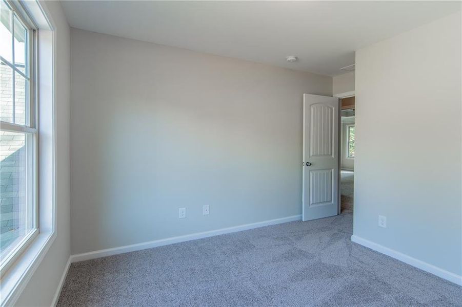 Spacious, unfurnished interior of a new home in Benson Estates, Dallas (Image 17).
