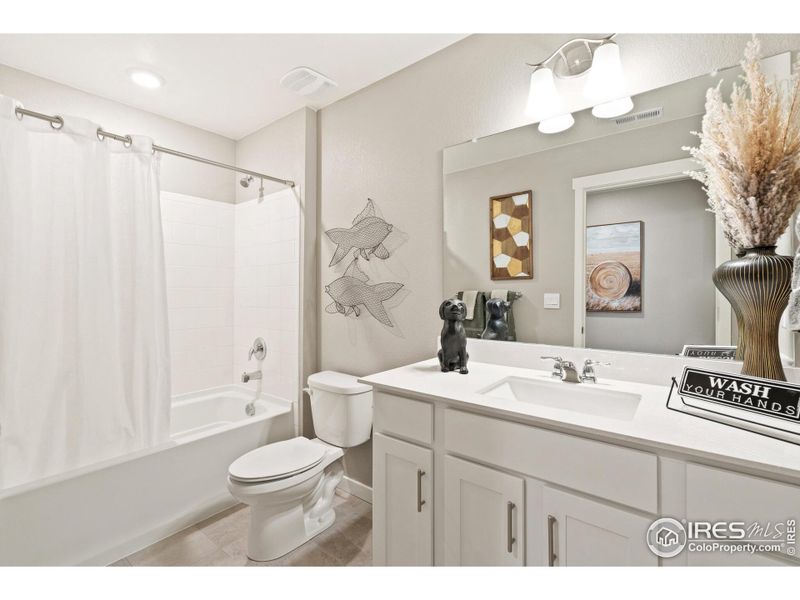 Furnished interior view inside a new home in Vista Meadows, Fort Lupton (Image 25).