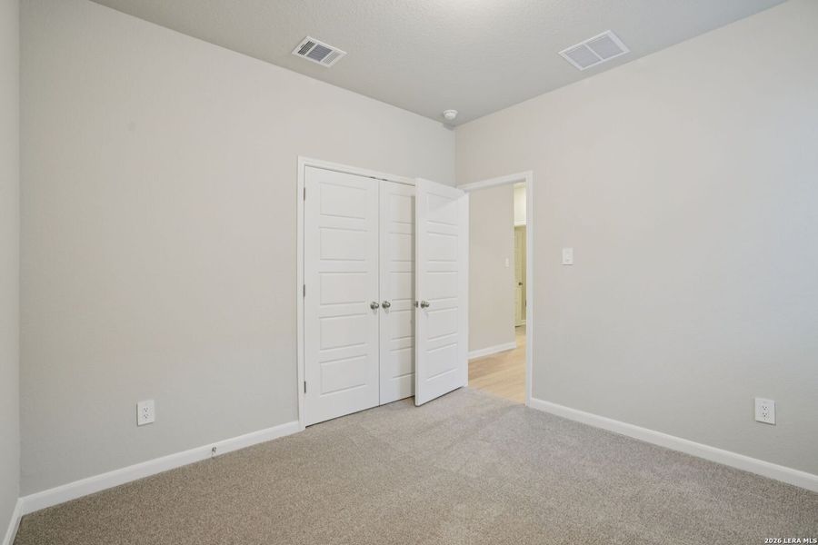 Spacious, unfurnished interior of a new home in Sagebrooke - Premier Series, San Antonio (Image 12).