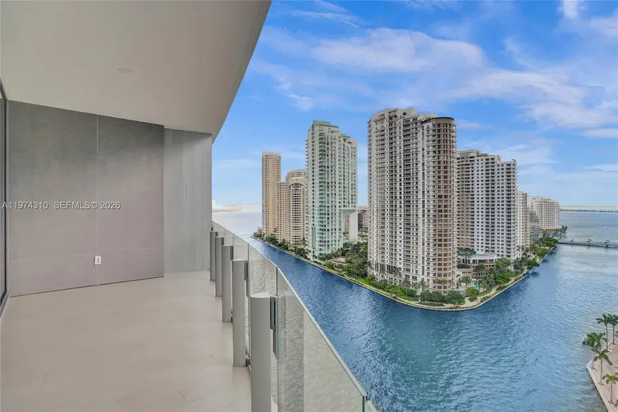 Condo located in Miami, FL showcasing its design and architecture (Image 4).