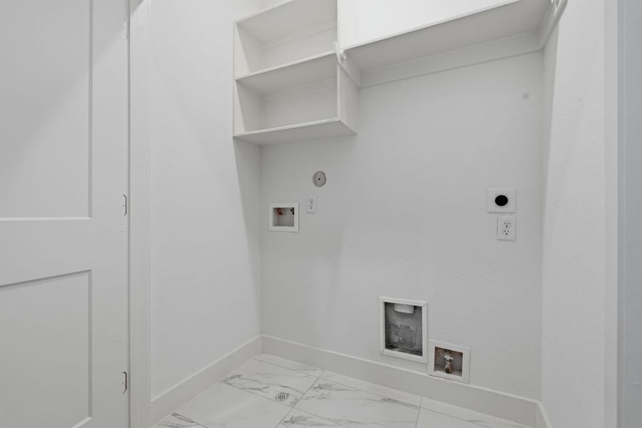 Spacious, unfurnished interior of a new home in , Houston (Image 17).