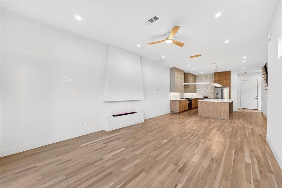 Spacious, unfurnished interior of a new home in , Dallas (Image 19).