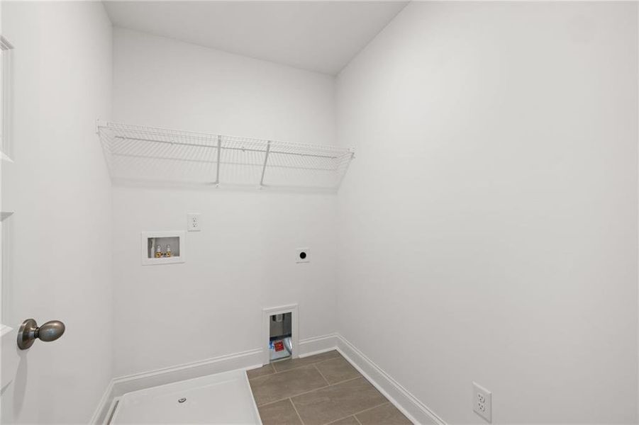 Spacious, unfurnished interior of a new home in Mulberry Summit, Flowery Branch (Image 22).