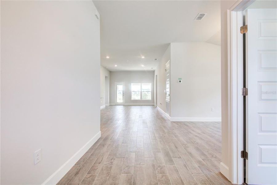 Spacious, unfurnished interior of a new home in Abbey Glen, Dade City (Image 18). Spacious, unfurnished interior of a new home in Abbey Glen, Dade City (Image 18).