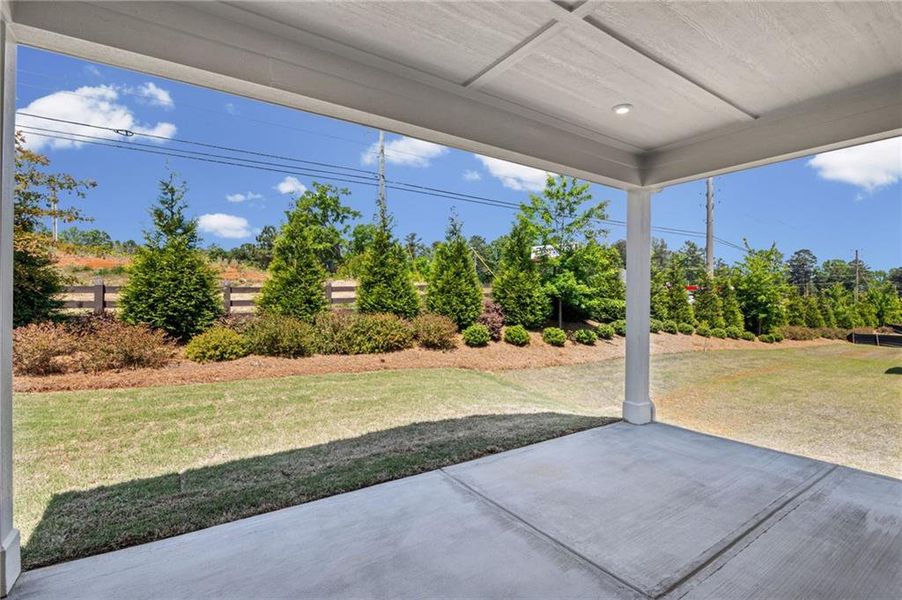 Exterior details and patio area of a home in Laurel Farms, Dallas (Image 21).