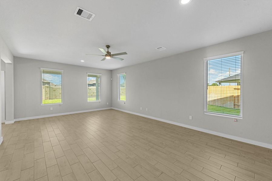 Spacious, unfurnished interior of a new home in Grand Oaks Village, Houston (Image 27). Spacious, unfurnished interior of a new home in Grand Oaks Village, Houston (Image 27).