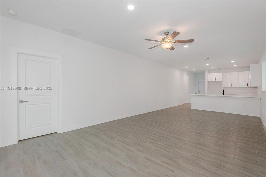 Spacious, unfurnished interior of a new home in , Oakland Park (Image 19). Spacious, unfurnished interior of a new home in , Oakland Park (Image 19).