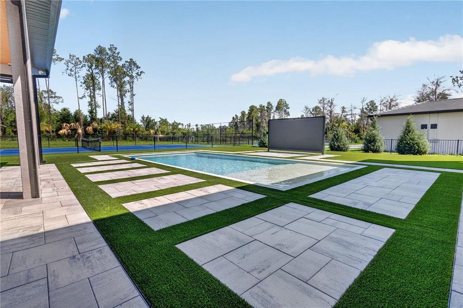 Exterior details and patio area of a home in , Montverde (Image 29).