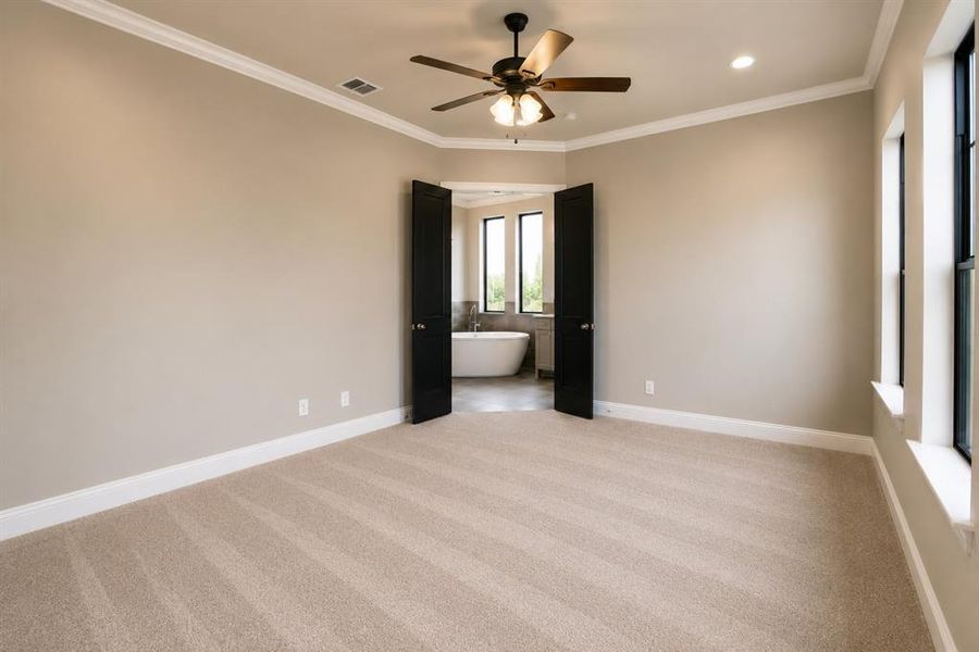 Spacious, unfurnished interior of a new home in Parkland, Fort Worth (Image 22). Spacious, unfurnished interior of a new home in Parkland, Fort Worth (Image 22).