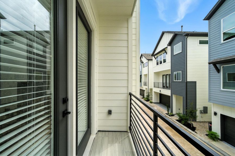 Pictures used for demonstration purposes. Please inquire about final selection. Pictures used for demonstration purposes. Please inquire about final selection.